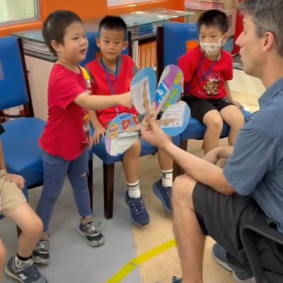 Tr. Daniel 的全美語課