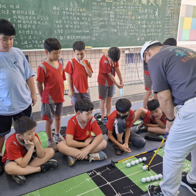  東信四年級特色課程・高爾夫球