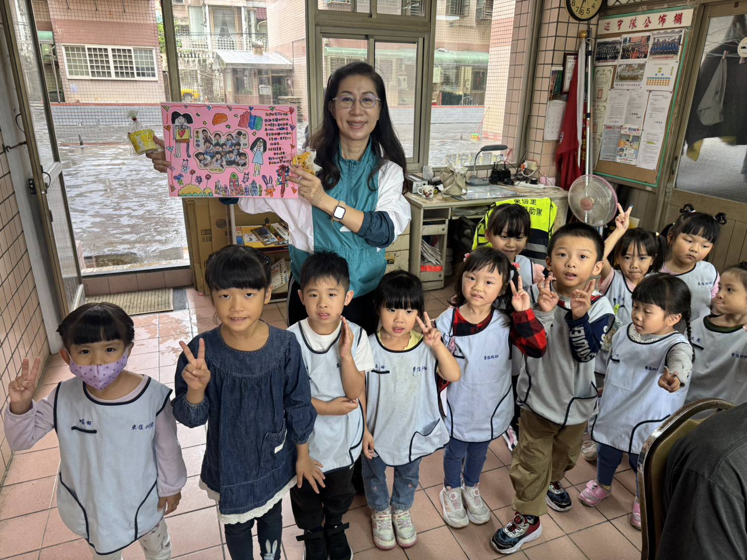 🌼【九九重陽敬老情 東信傳愛暖人心】🌼