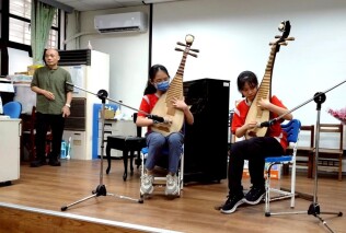1140510 東信校慶暨多元活動園遊會【國樂團暖場+森巴鼓開幕式表演+頒獎典禮+國小各學年及幼兒園各班表演+母親節感恩音樂會及素養議題宣導+親子園遊會】:123