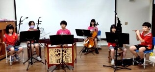 1140510 東信校慶暨多元活動園遊會【國樂團暖場+森巴鼓開幕式表演+頒獎典禮+國小各學年及幼兒園各班表演+母親節感恩音樂會及素養議題宣導+親子園遊會】:126