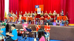 1140510 東信校慶暨多元活動園遊會【國樂團暖場+森巴鼓開幕式表演+頒獎典禮+國小各學年及幼兒園各班表演+母親節感恩音樂會及素養議題宣導+親子園遊會】:40