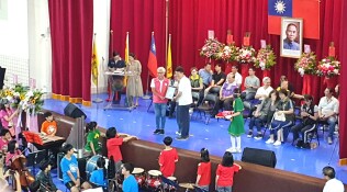 1140510 東信校慶暨多元活動園遊會【國樂團暖場+森巴鼓開幕式表演+頒獎典禮+國小各學年及幼兒園各班表演+母親節感恩音樂會及素養議題宣導+親子園遊會】:51