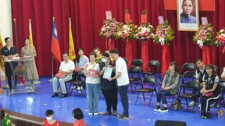 1140510 東信校慶暨多元活動園遊會【國樂團暖場+森巴鼓開幕式表演+頒獎典禮+國小各學年及幼兒園各班表演+母親節感恩音樂會及素養議題宣導+親子園遊會】:61