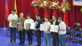 1140510 東信校慶暨多元活動園遊會【國樂團暖場+森巴鼓開幕式表演+頒獎典禮+國小各學年及幼兒園各班表演+母親節感恩音樂會及素養議題宣導+親子園遊會】:73