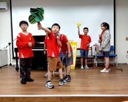 1140510 東信校慶暨多元活動園遊會【國樂團暖場+森巴鼓開幕式表演+頒獎典禮+國小各學年及幼兒園各班表演+母親節感恩音樂會及素養議題宣導+親子園遊會】:95